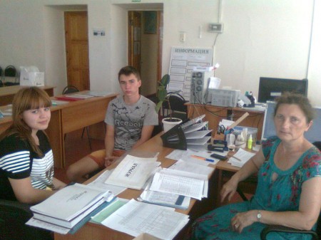 Приемная комиссия продолжает прием абитуриентов